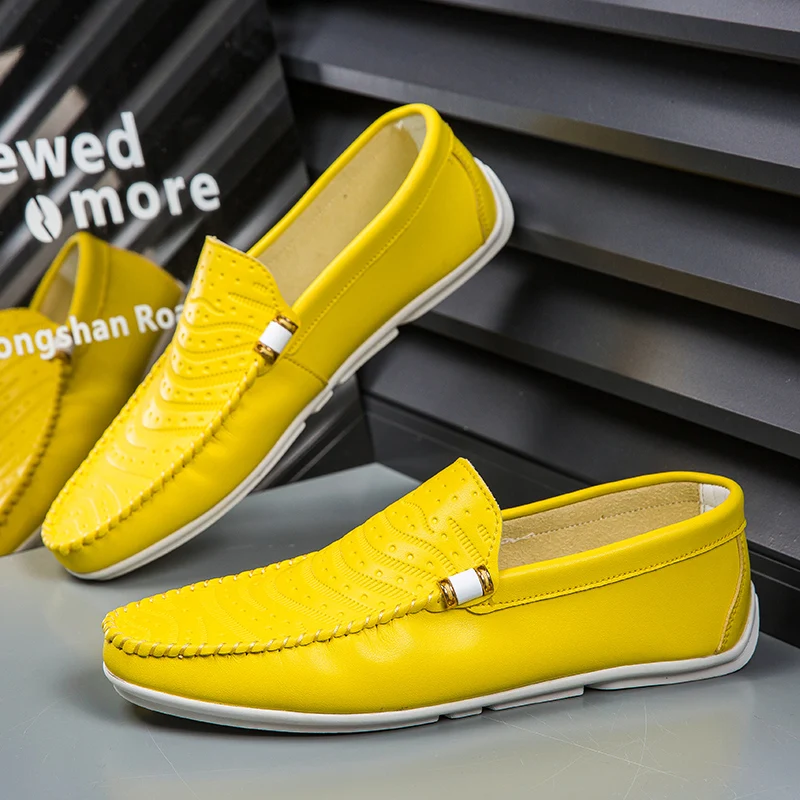 Fashion Men Casual Shoes Yellow Boy Daily Popular Moccasins Shoes New Cool Driver Driving Shoes Men Walking Loafers