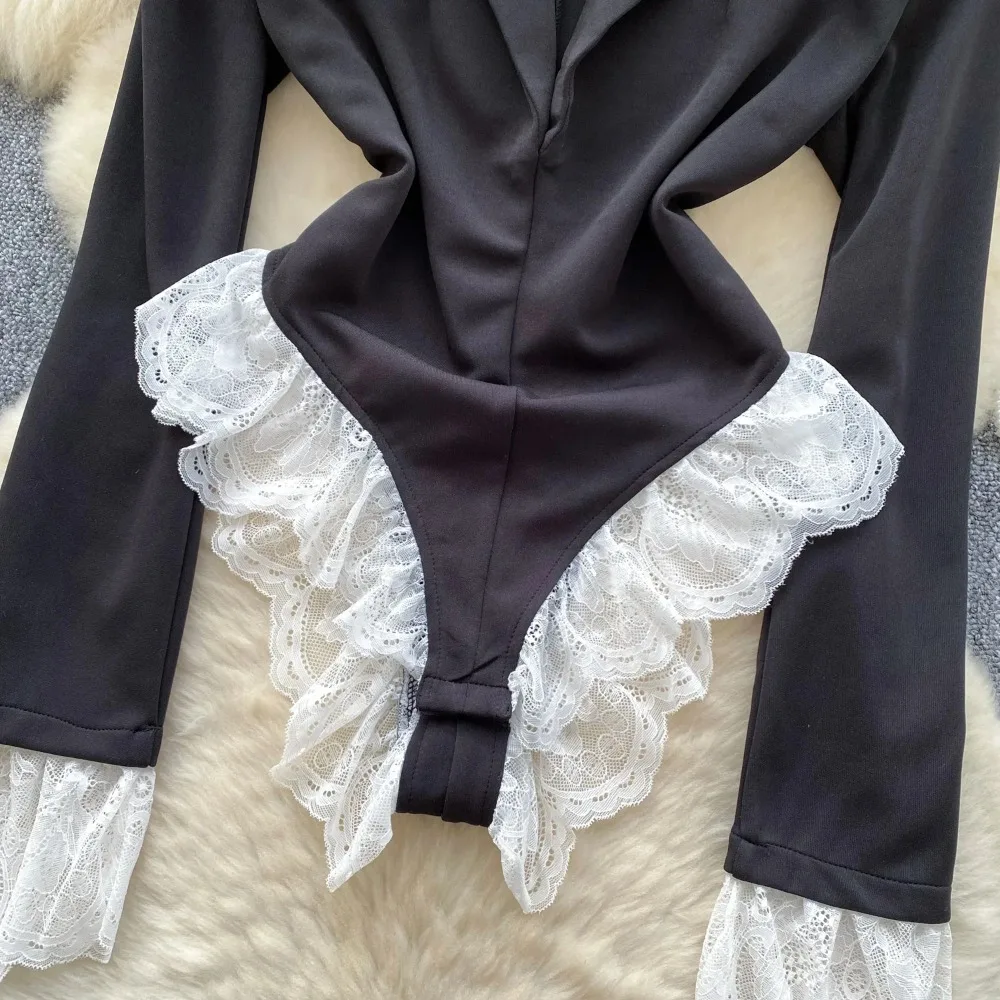 핫스위트 턴다운 칼라 우아한 긴팔, 시크한 레이스 접합 바디수트, 슬림 탑, 한국 섹시 하이 스트리트, 가을 점프수트