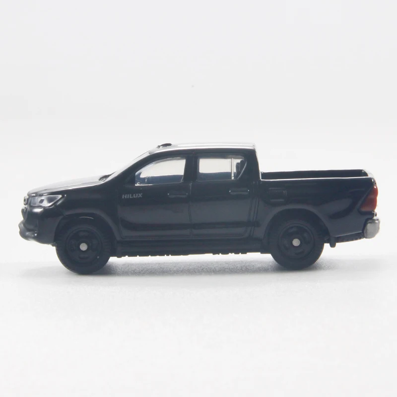 Модель автомобиля TAKARA TOMY Tomica NO.67 Toyota Hilux, модель пикапа 1/70, мини-модель автомобиля из литого сплава, детская игрушка, Рождественский подарок