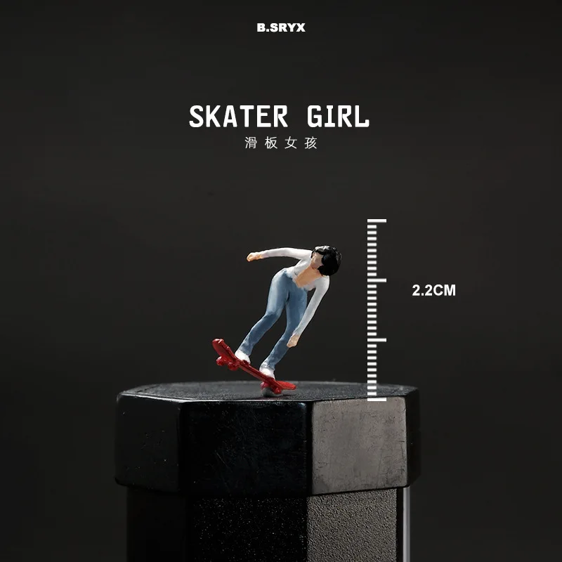 1/64 Miniature Figure Trendy Skateboarding Boys Girls Mini Doll Model Figurine Creative Sandtable Photography Props Display Deco