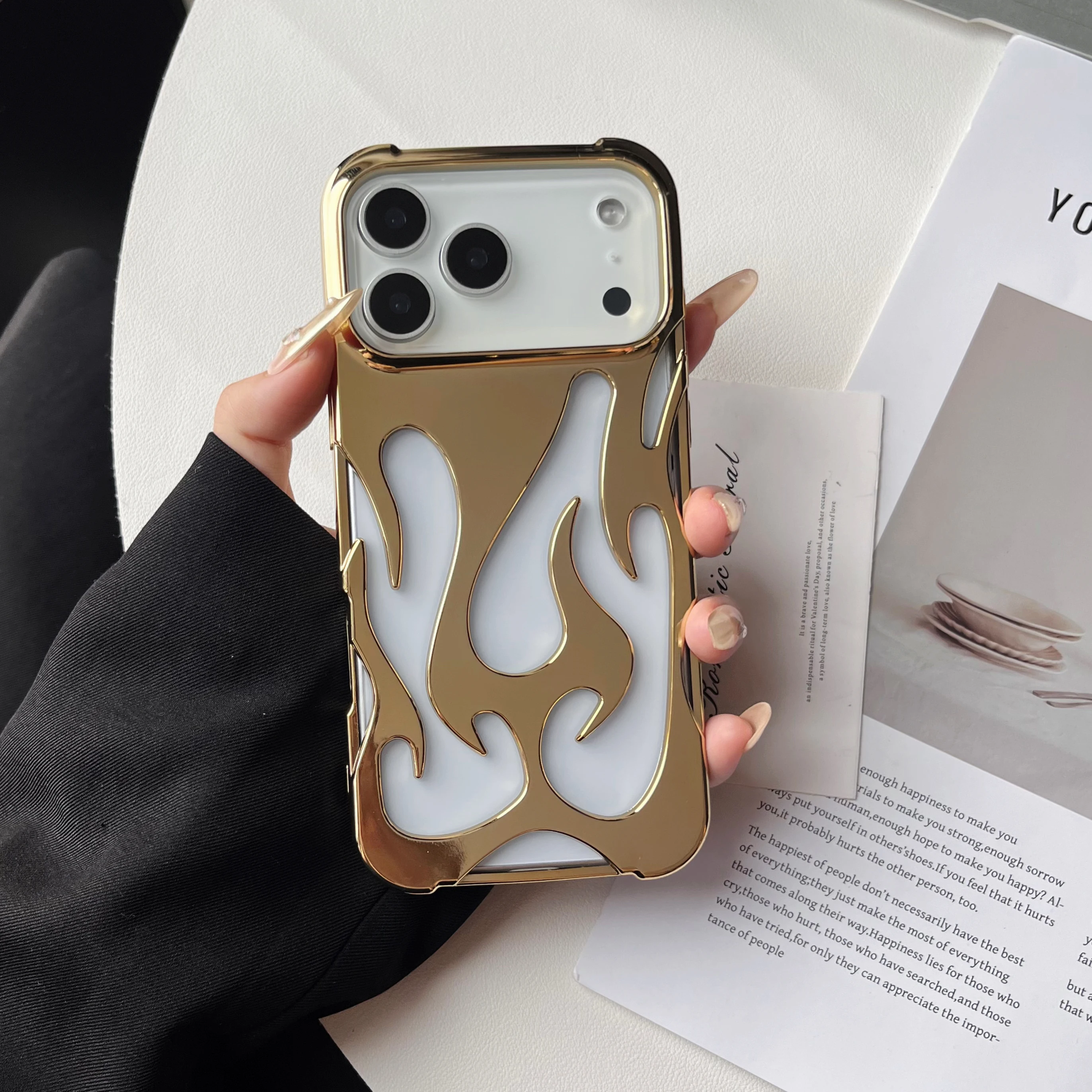 Luxuriöse 3D-Flammenmuster Hohle Schlanke Handyhülle für iPhone 18 17 16 15 14 13 12 11 Pro Max Air Stoßfeste Schutzhülle – Detail 23