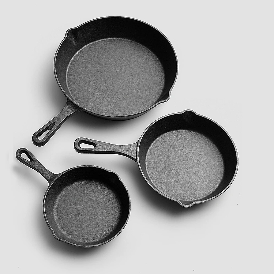 

Набор чугунной посуды, сковороды и сковородки