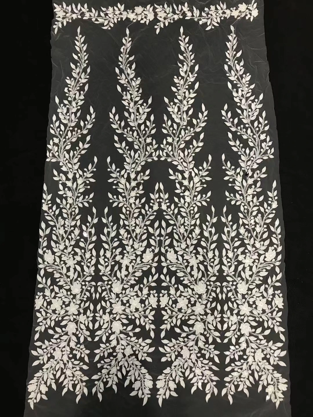 2024 New Arrival Off White French Style Wedding Dress Fabric Algeria Embroidered Leaf Pattern With Beads Sequins Diy Lace 5Y