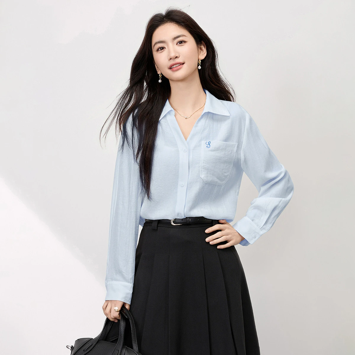 

SENTUBILA Women's Commute Long Sleeve Shirt 2026 Summer V Lapel Collar Letter Embroidery Pocket Simple Straight Blouse 152CA1716