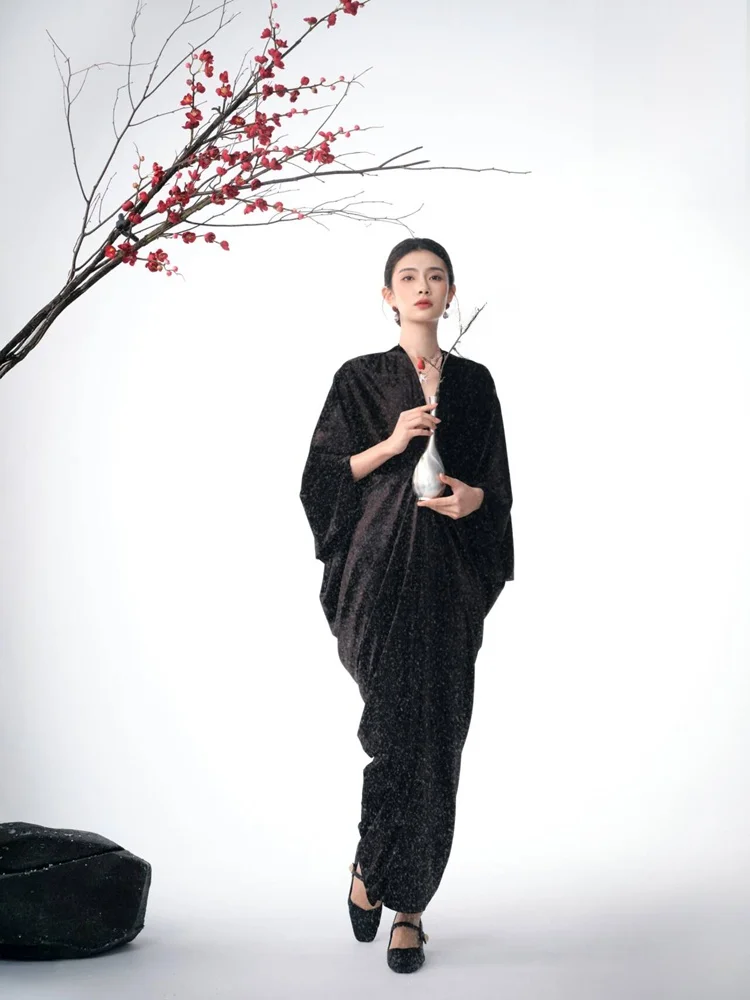 

2026 New Oriental Aesthetic Chinese Style Cold Atmosphere Black Portrait National Style Photography Art Clothing Women's Fashion