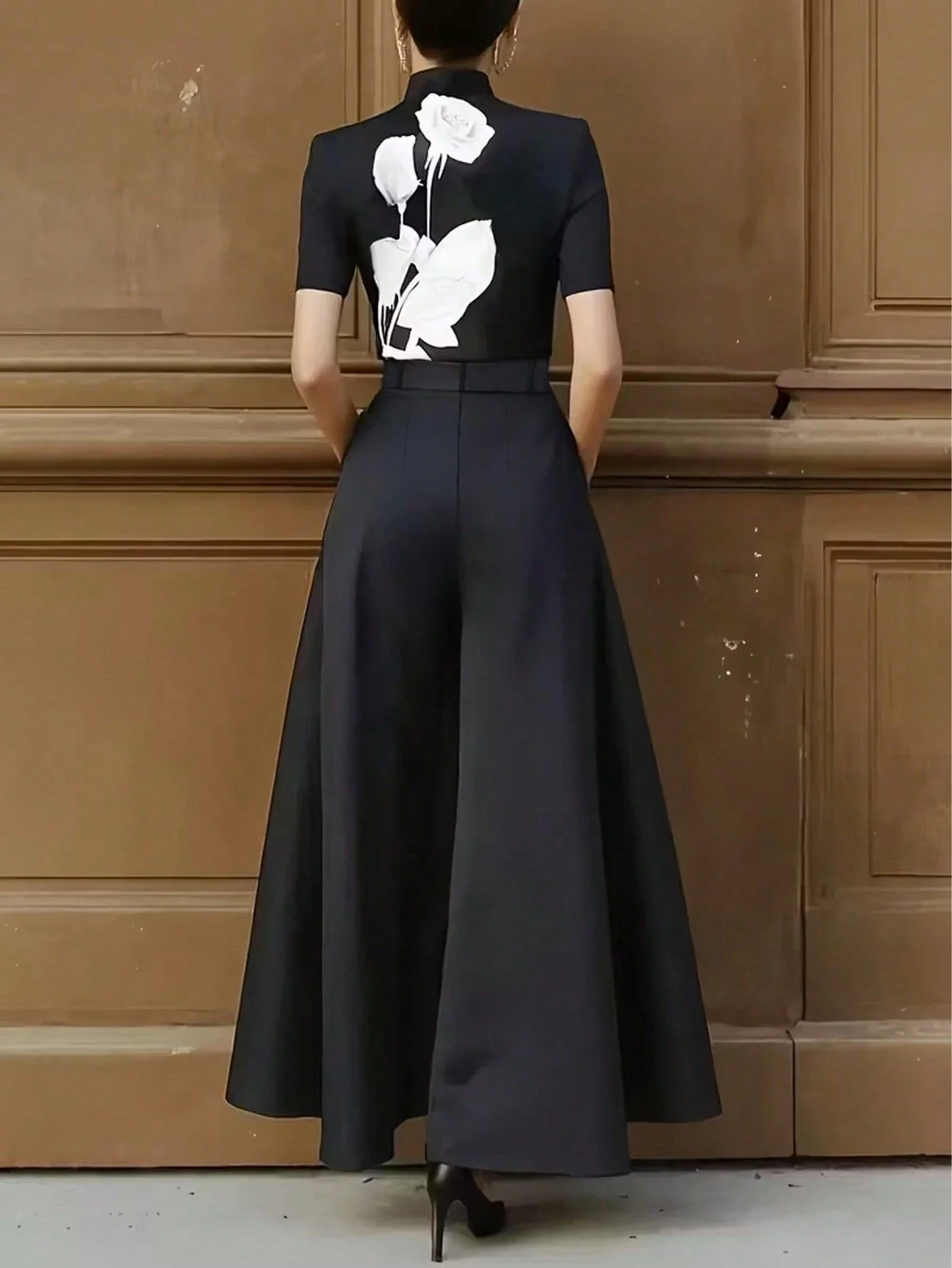 

Women's Black Solid Pleated Wide Leg Loose Casual Pants Spring