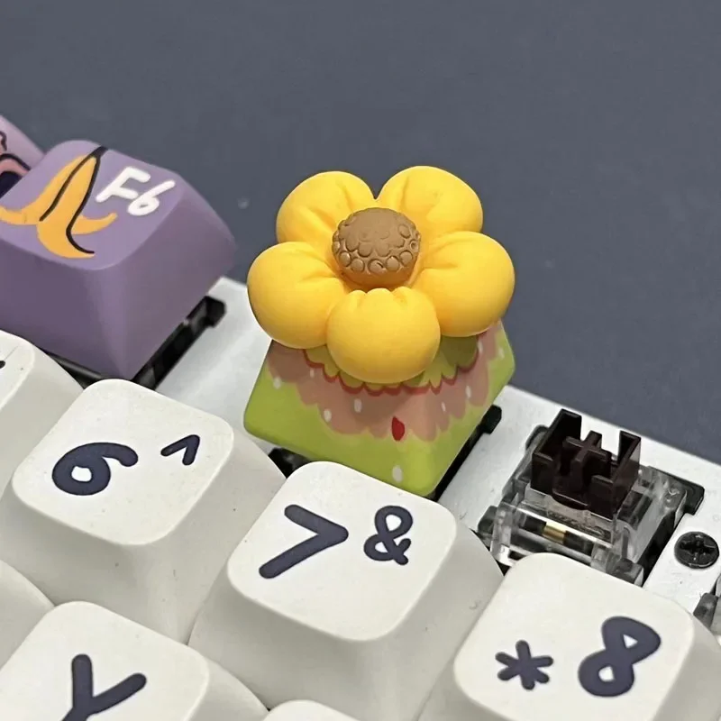 

DIY Yellow Flower Keycaps Creative ESC R4 Gaming Mechanical Keyboard Keycaps OEM Height keycaps Supplement And Replacement