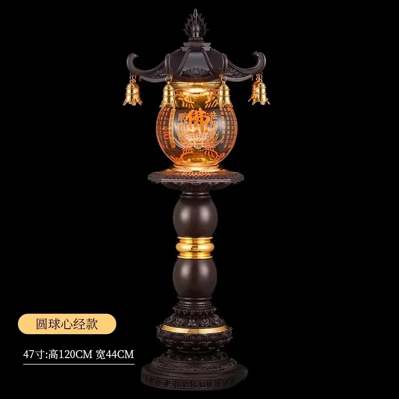 The Buddhist hall is dedicated to lotus flower glazed ghee seat, and the lamp is offered in front of the household temple Buddha