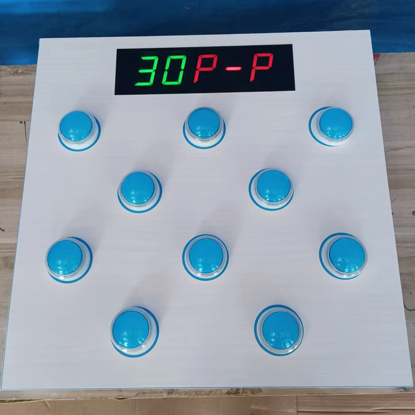 

Press the button Hit the groundhog Quick Wit Agility Test Children's Toys Interactive Games Event Games