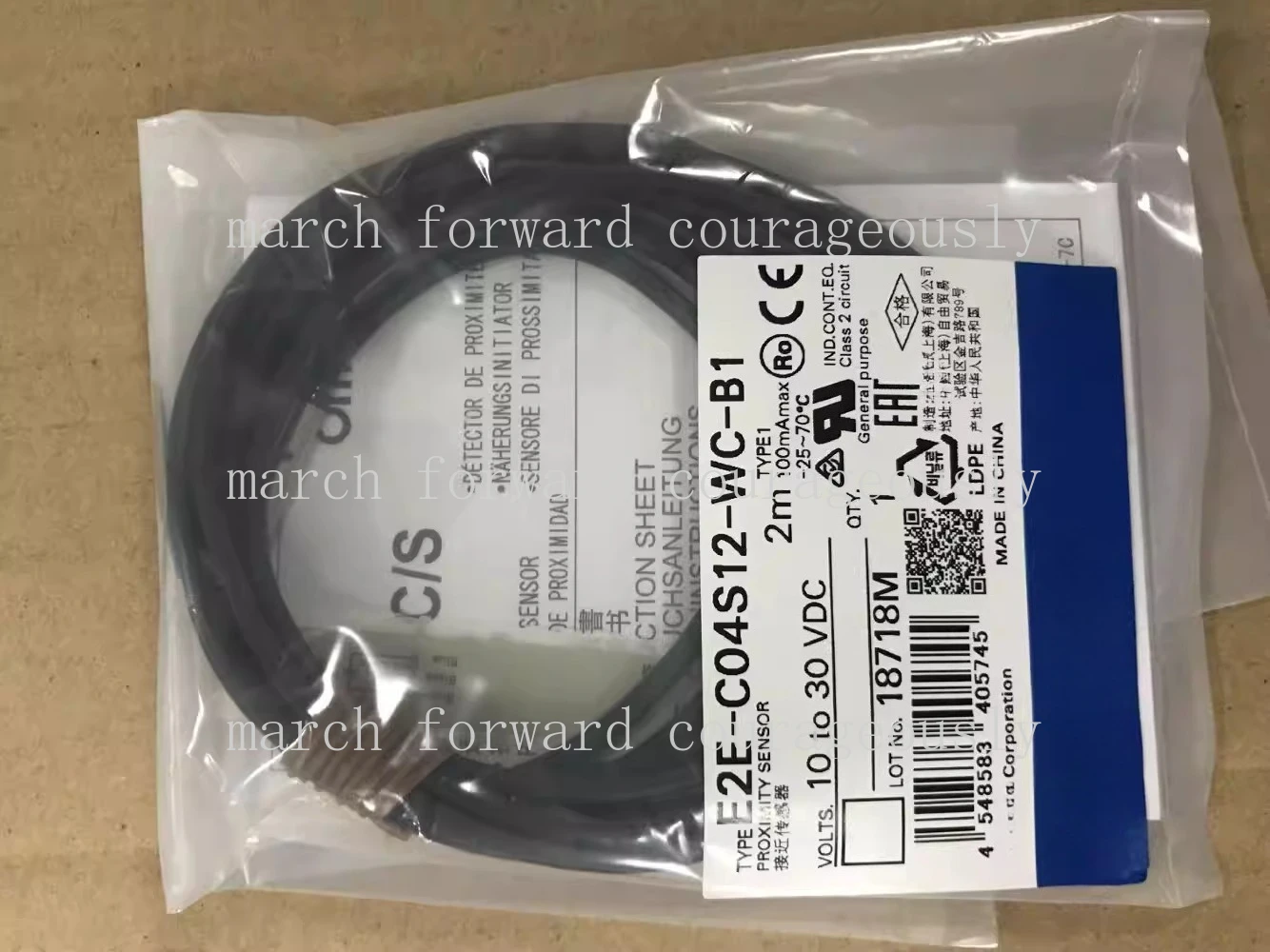 Original and genuine for Omron E2E-C04S12-WC-B12M small-diameter proximity sensor