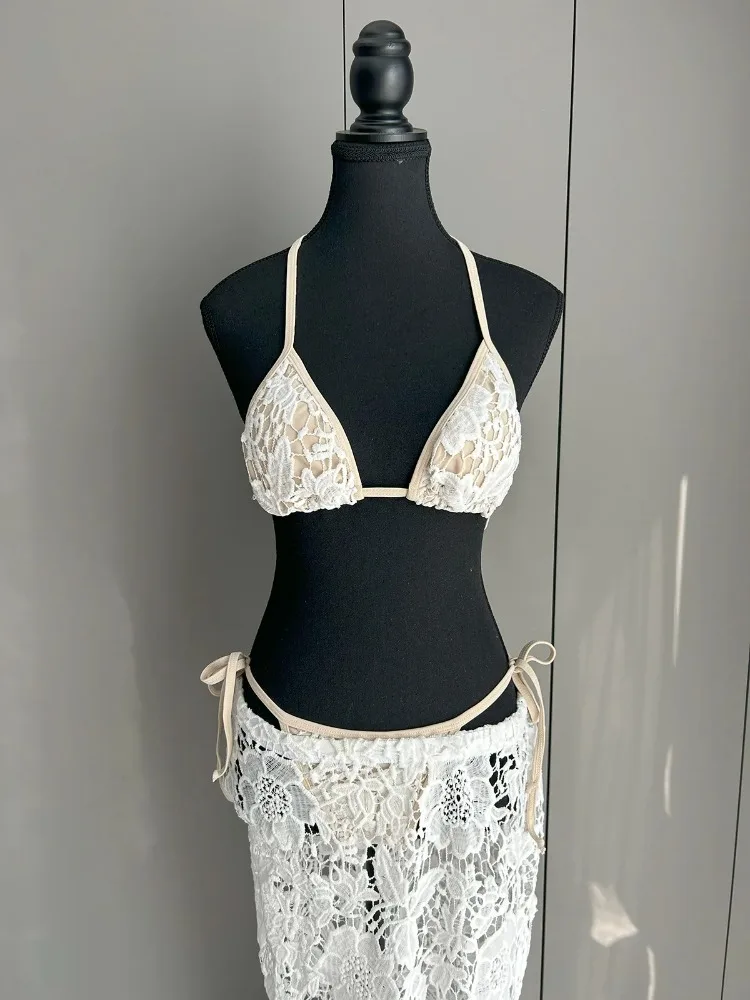 Seksowna Damska Odzież Kąpielowa 2025 Nowy Biały Koronkowy Push Up Bikini Zestaw 3-częściowy Spódniczka z Siateczki Letni Strój Kąpielowy Narzutka Biquini Plaża