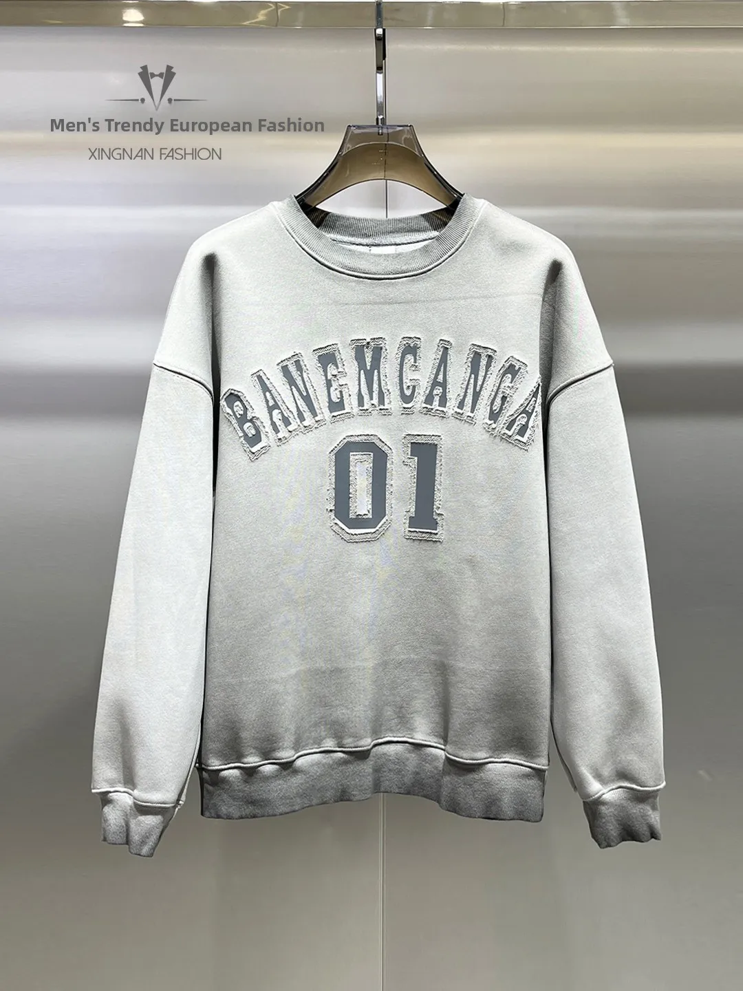 

Men's Fashionable round Neck Fleece Lined Sweatshirt Casual Letter Print Loose Fit Versatile Comfortable Warm Top for Winter