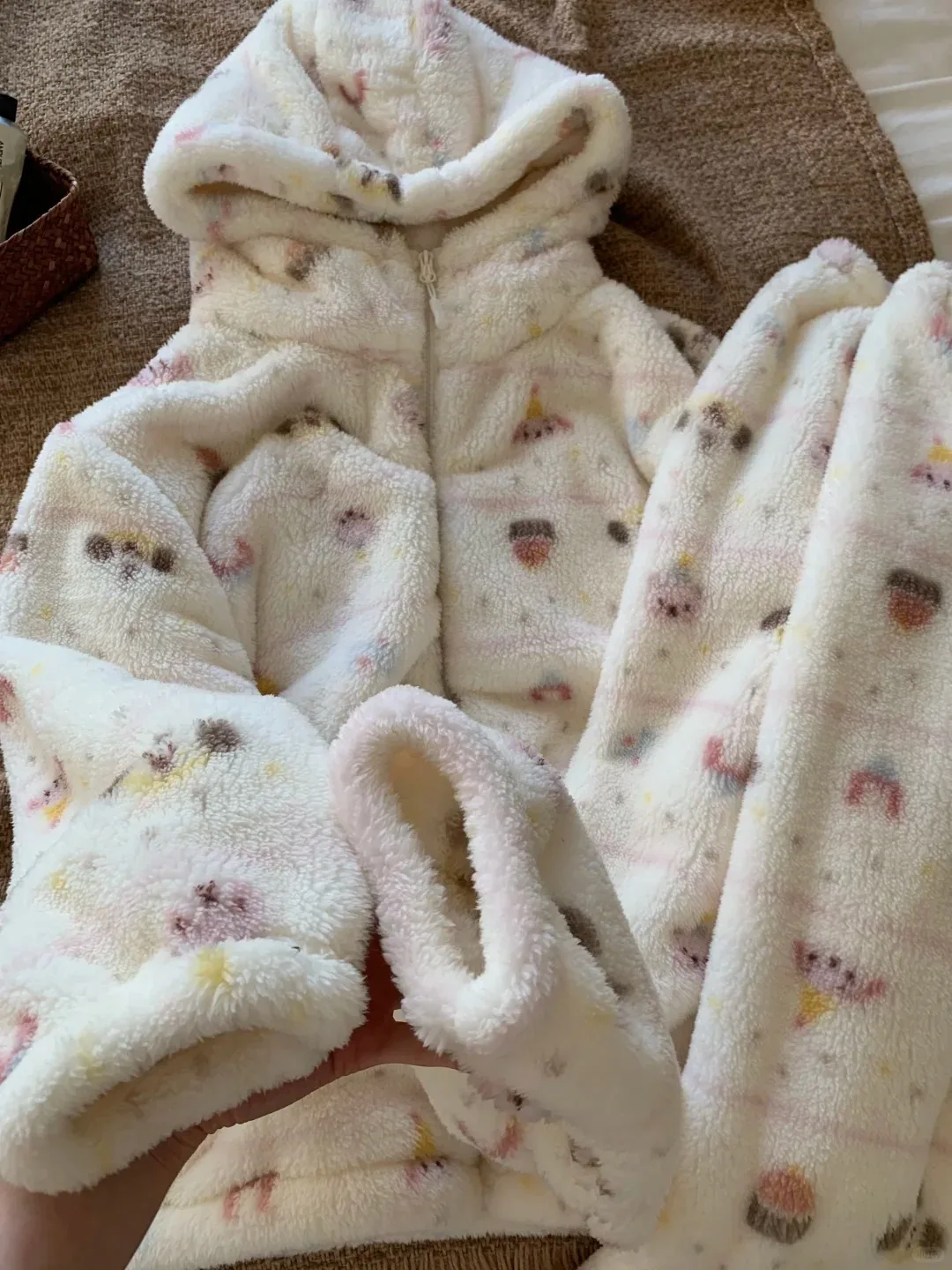 Women's Coral Fleece Pajamas Thickened Lamb Velvet Simulation Winter Warm Home Clothes Sleepwear Set Long Sleeve Long Pants