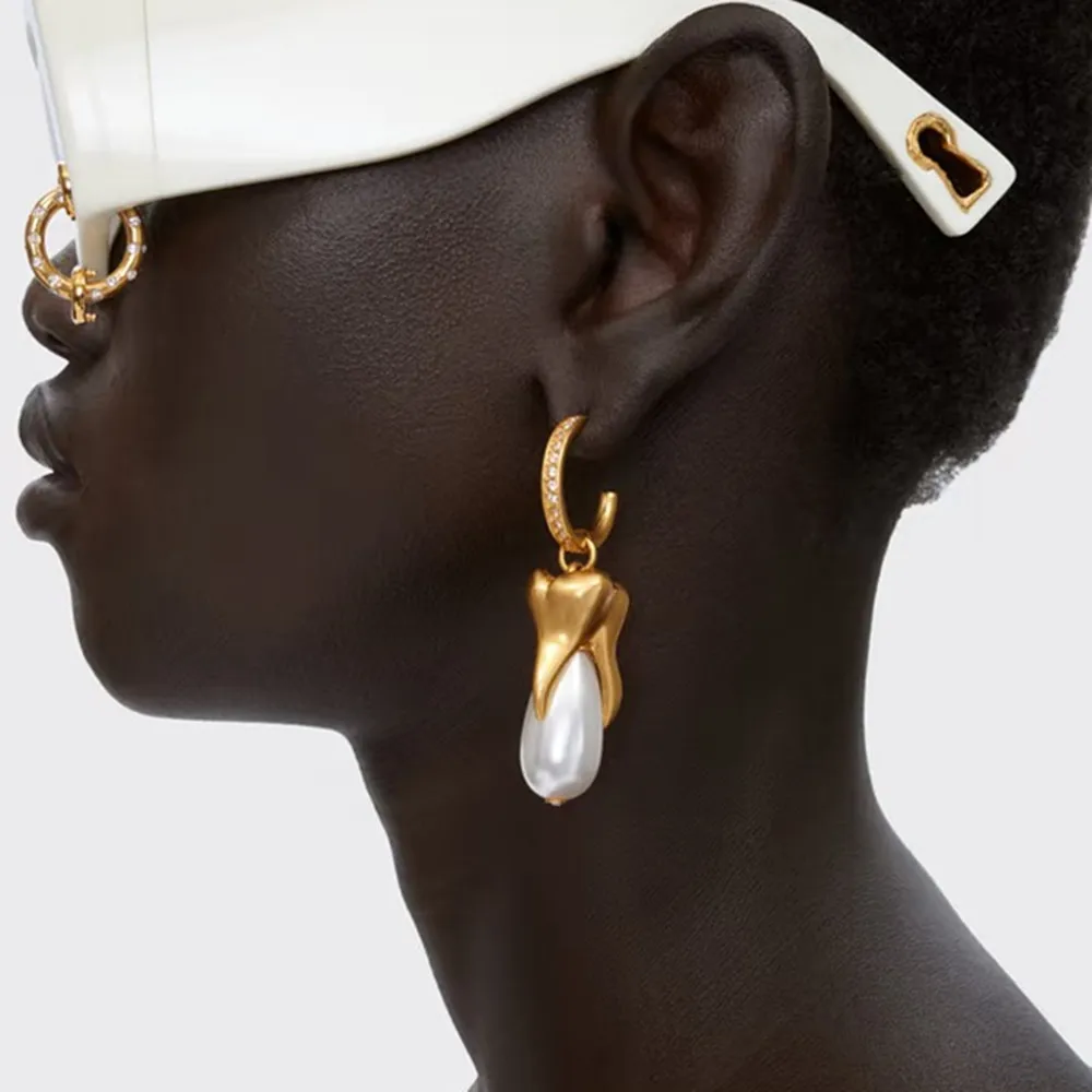 Übertriebene Weiße Imitationsperlen-Ohrhänger für Damen, Schmuck, Wunderschönes Tägliches Statement-Accessoire – Detail 3
