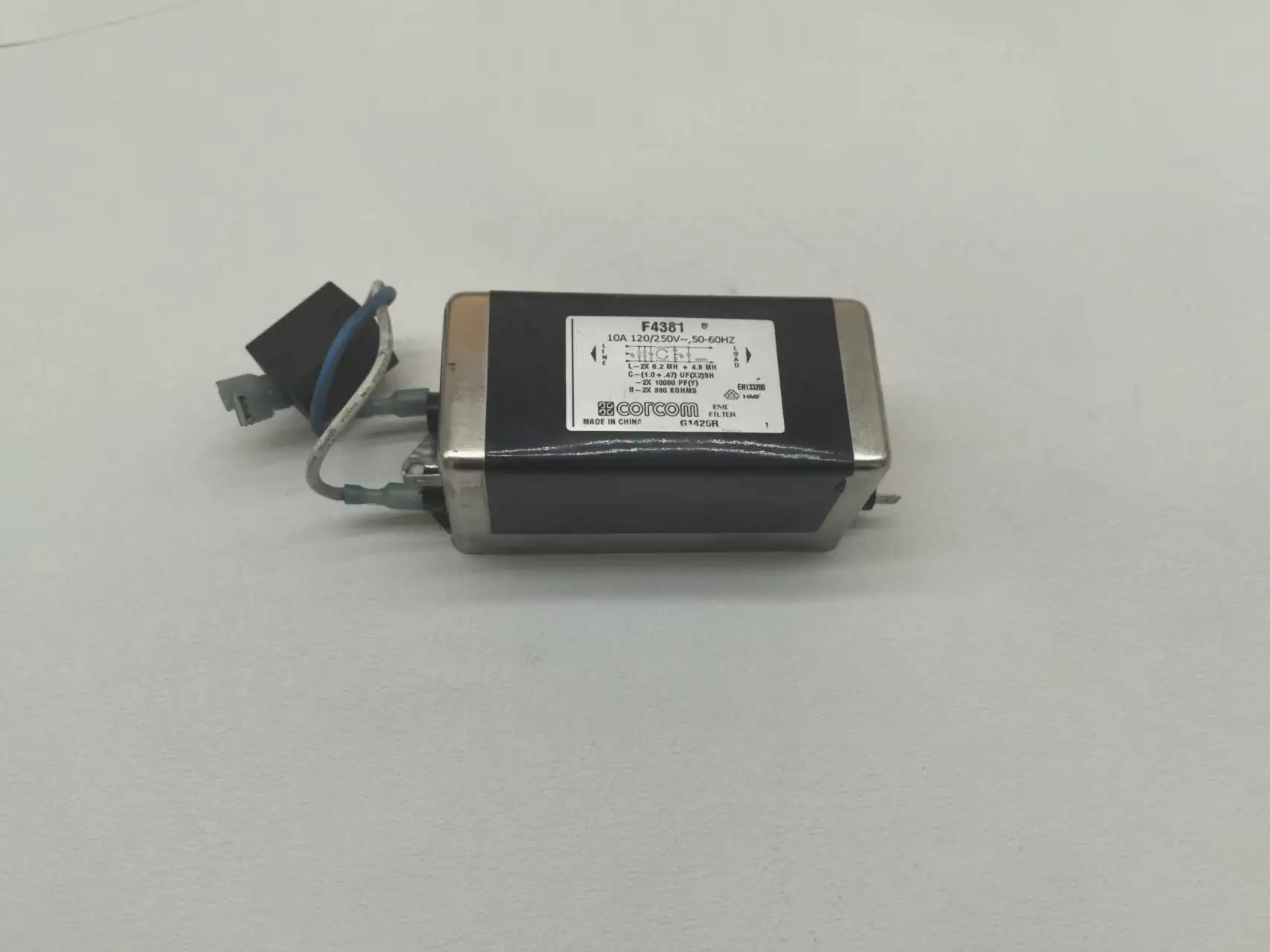 フィルター F4381 10A 120/250V 50-60Hz