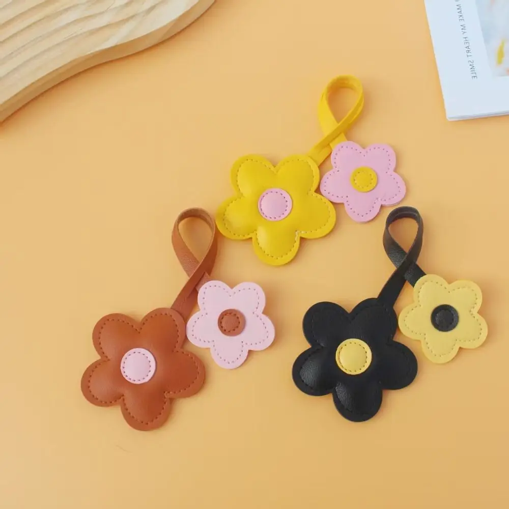 

Trendy PU Leather Sunflower Bag Pendant Car Keyring Contrasting Five Petal Flower Keychain Cartoon Fashion Bag Pendant Women