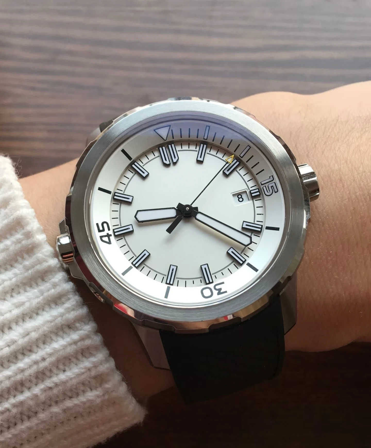 Orologio da uomo automatico nuovo con cristallo di zaffiro da 44 mm, cinturino in caucciù nero in acciaio inossidabile