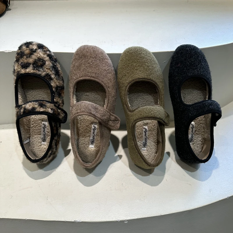 

SUOJIALUN 2025 Winter New Women Plush Flat Shoes Fashion Round Toe Warm Furry Mary Jane Shoes Soft Flat Heel Dress Single Shoes