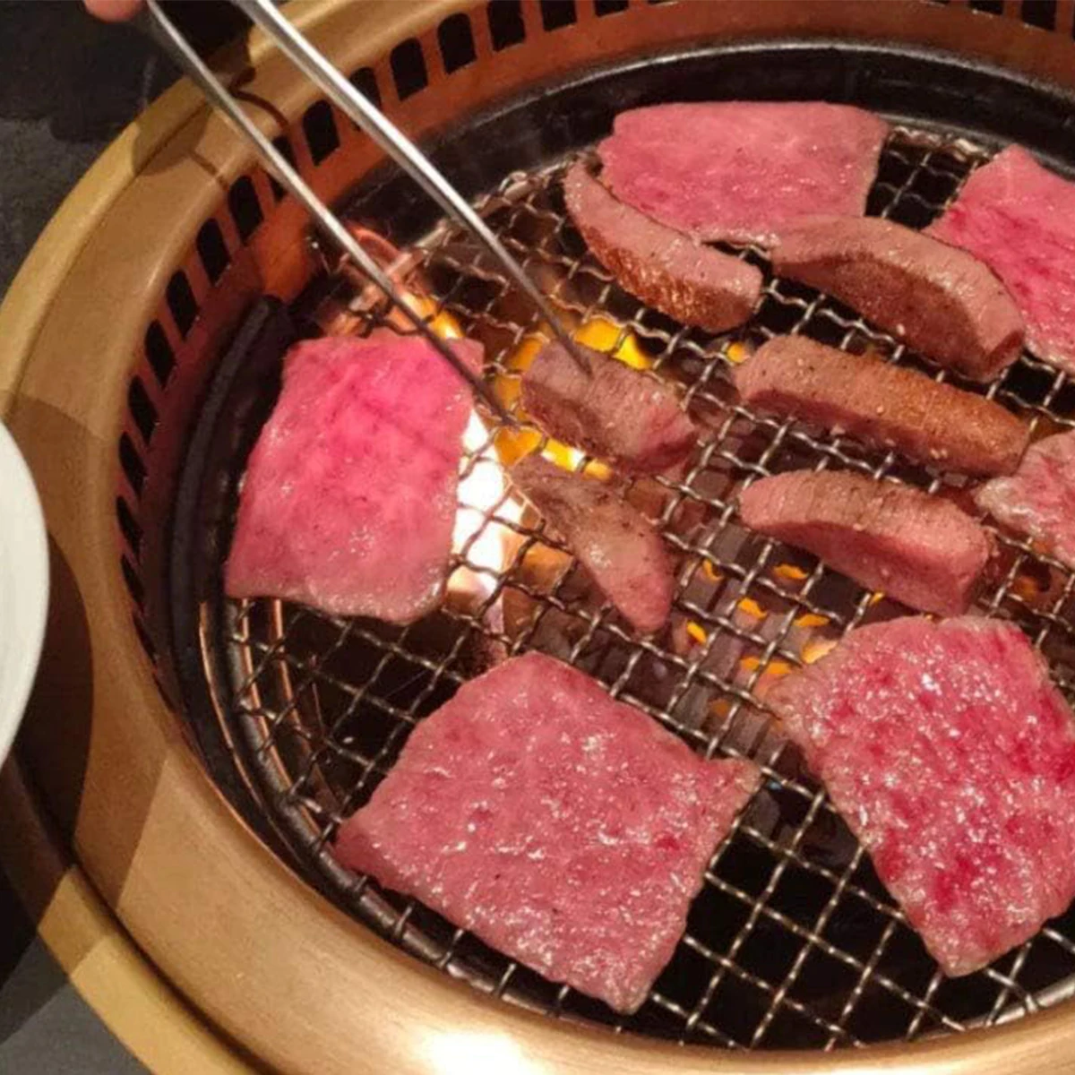 

1Pcs Useful Stainless Steel Barbecue Mesh Round BBQ Net with foot Barbecue Grill Mesh Rack Outdoor Camping Barbecue Stand