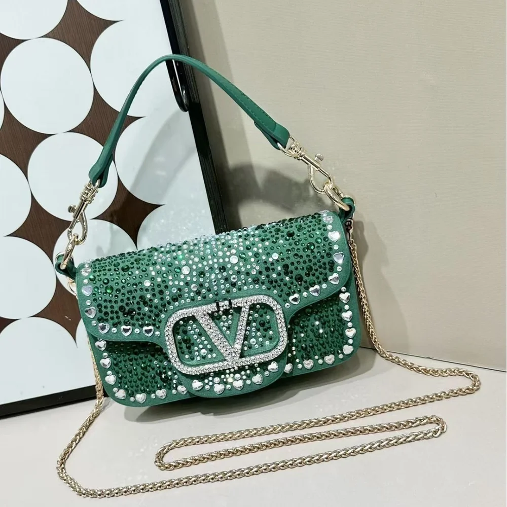 

2025 new diamond studded hot stamping mini handbag one shoulder crossbody small square bag dinner bag V small square bag