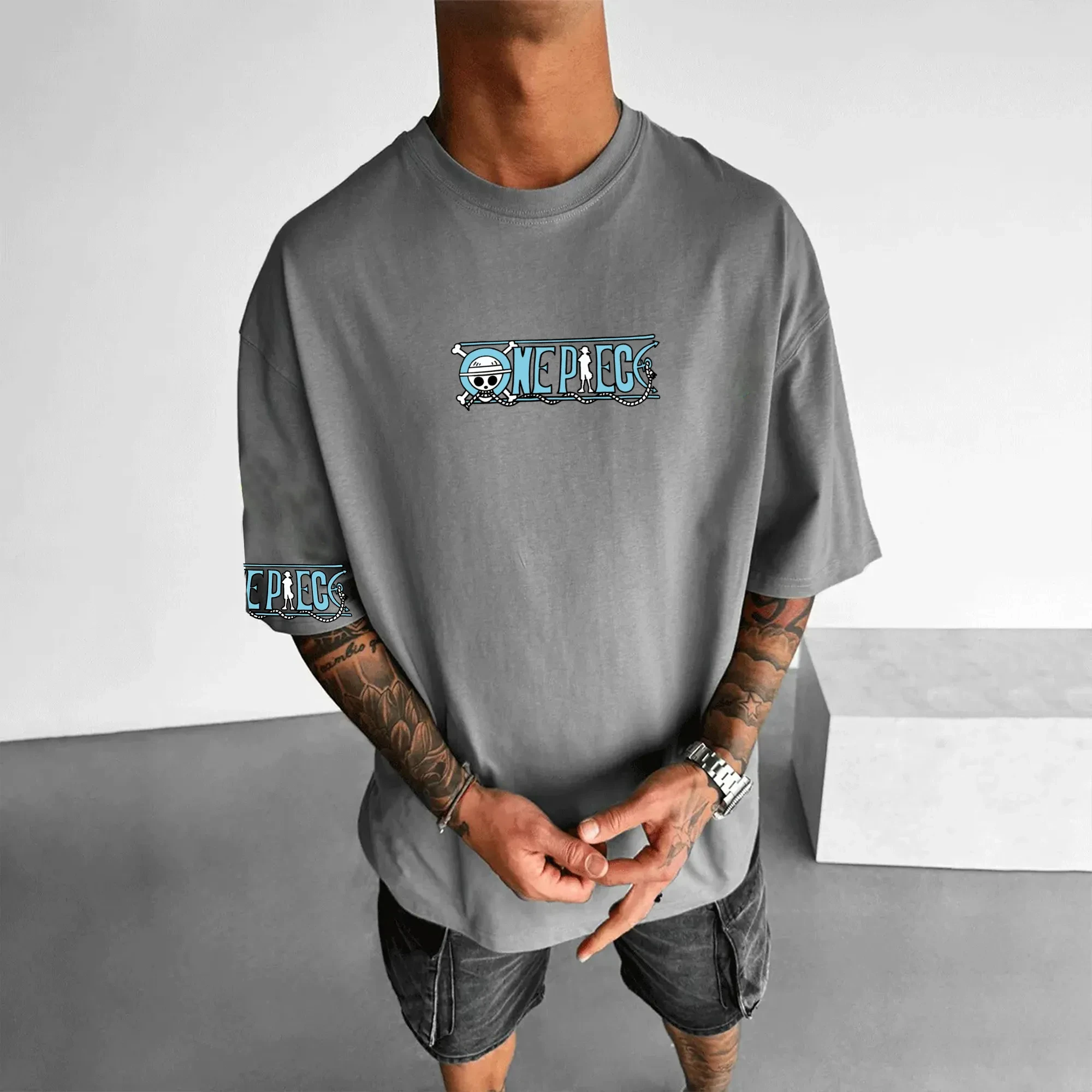 2025 La famosa mercancía de colaboración de una pieza de anime japonés Una camiseta de manga corta de algodón puro para hombres y mujeres