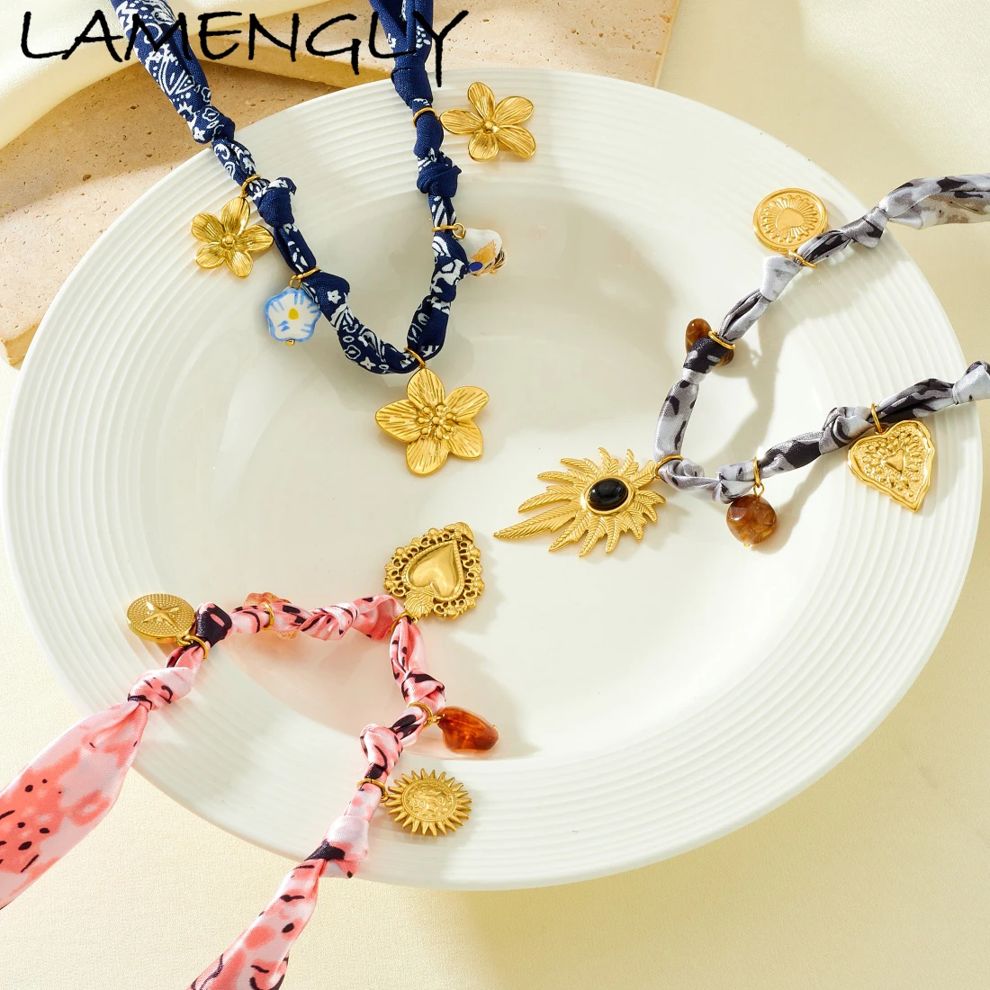 LAMENGLY 316L الفولاذ المقاوم للصدأ نمط العرقية الملونة الشريط الرجعية القلب ستار الشمس زهرة ليف قلادة قلادة سيدة رواية سلسلة عنق