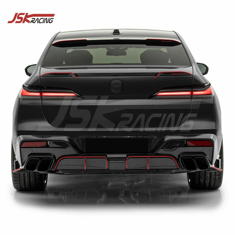 سبويلر خلفي من ألياف الكربون الجافة على طراز مان لسيارة BMW 7 Series G70 لعام 2022-2025 #2