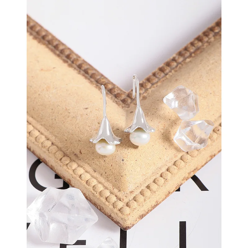 

Крючки для ушей из стерлингового серебра 925 пробы с цветочной жемчужной текстурой — нишевый оригинальный ретро-стиль