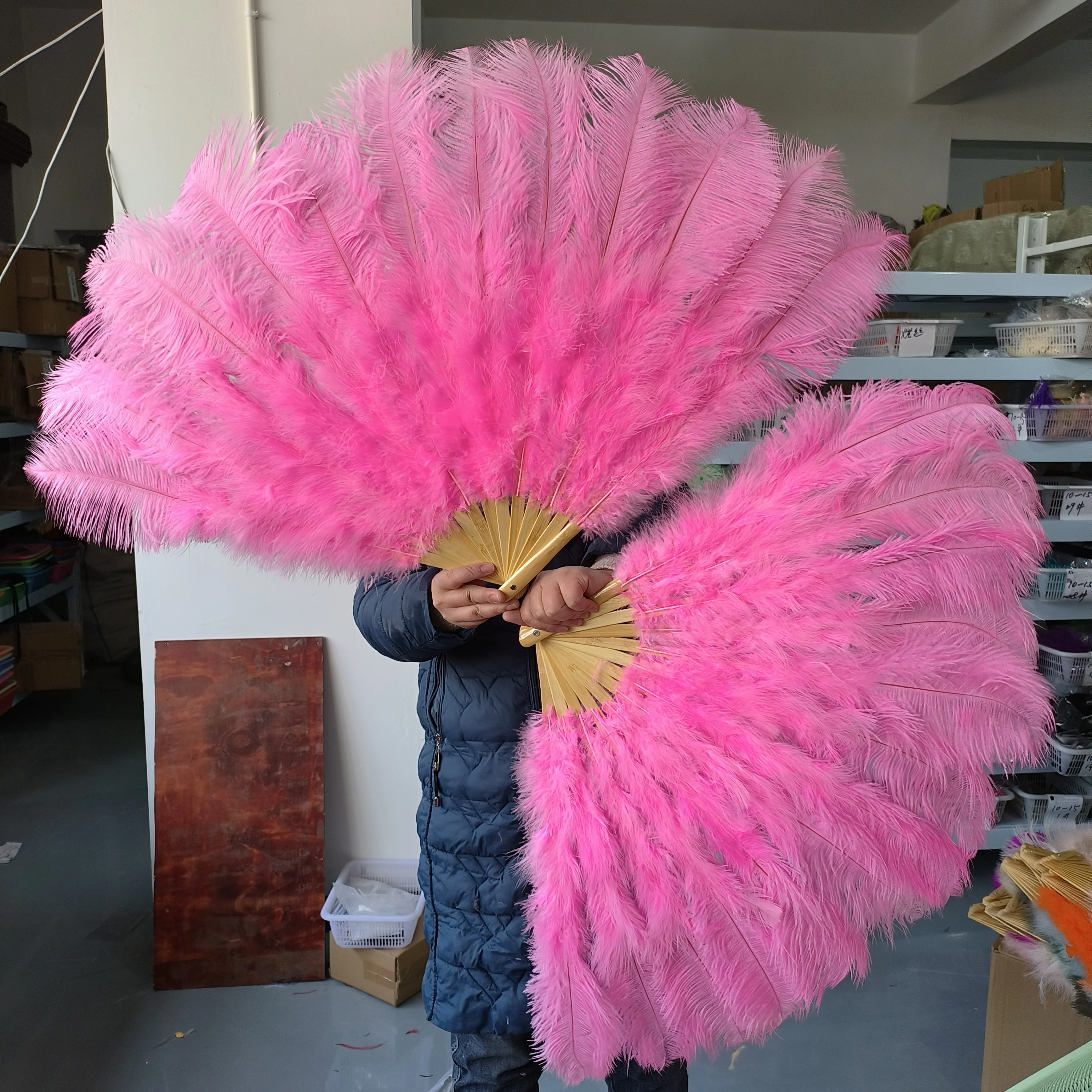 100cm Pink Big Ostrich Feather Hand Fan 13 Bones Foldable Feather Fan Carnival Wedding Dance Stage Performance Costume Accessory