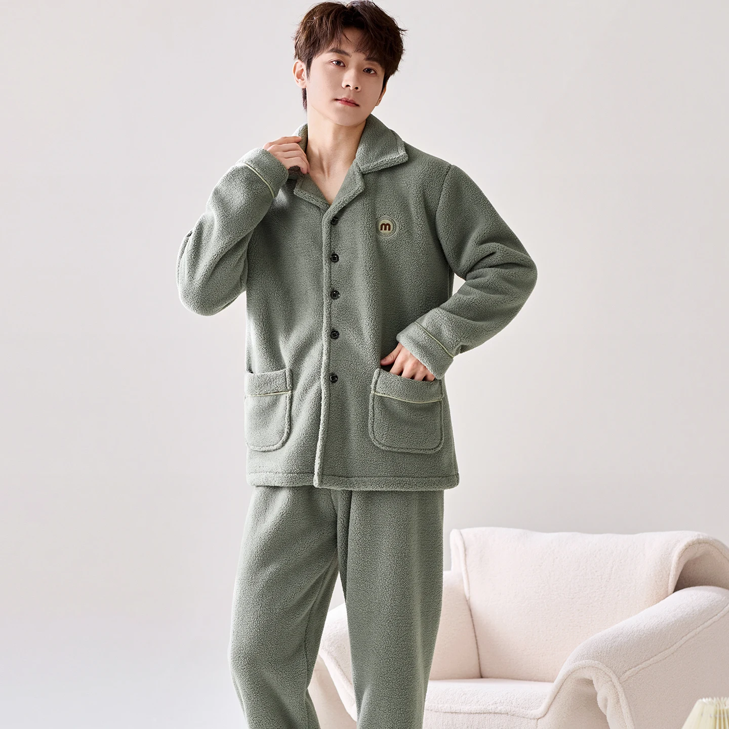 

Plush Velvet Pajamas Men Lapel Cardigan Loose Thick Coral Fleece Home Service Suit Autumn Winter Keep Warm Casual Tracksuit 4XL