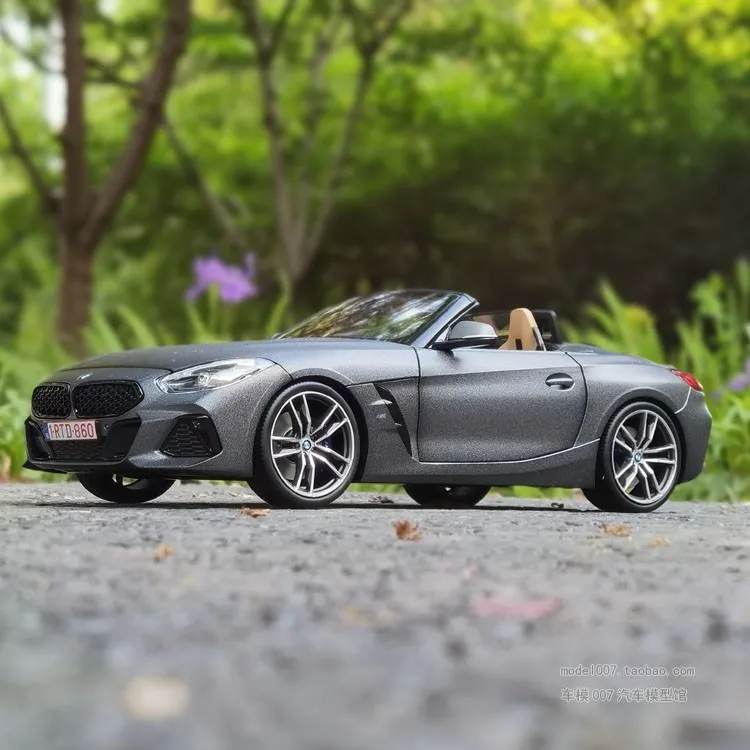 Diecast 1:18 Scale Z4 2019 Silver Alloy Car Simulation Model Classic Convertible Sports Fan Gift Collection Hobby Toys Car Model