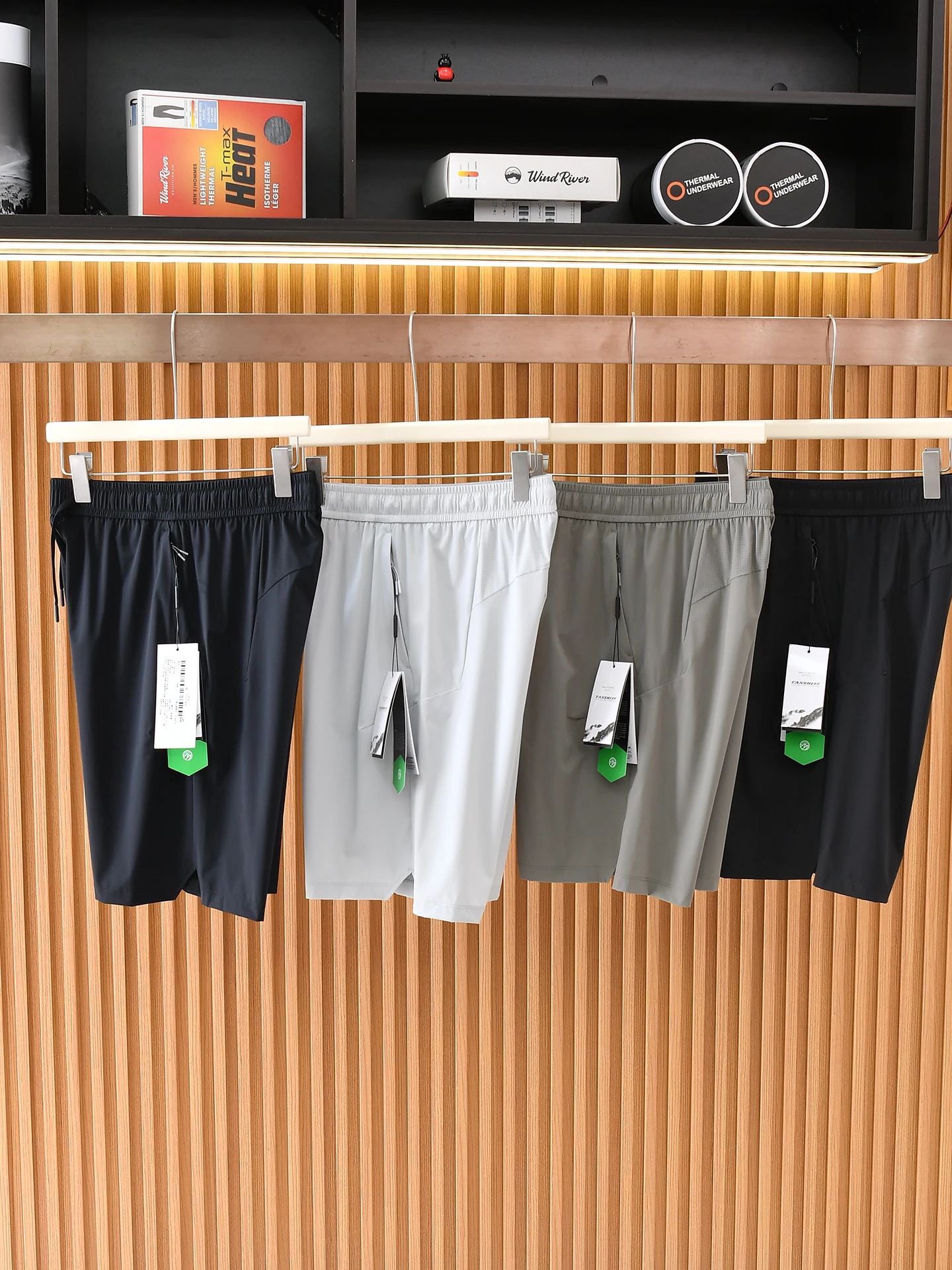 

Cooling Breathable 3D Laser Cut Outdoor Men's Casual Quick Dry Shorts Standard Fit Elastic Waist Nylon Spandex Blend Summer S...
