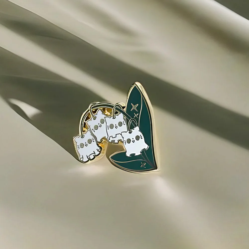 دبوس المينا الصلب للهالوين كاواي شبح في ليلي أوف ذا فالي، بروش معدني على شكل زهرة نباتية كهدية إكسسوار للمجوهرات