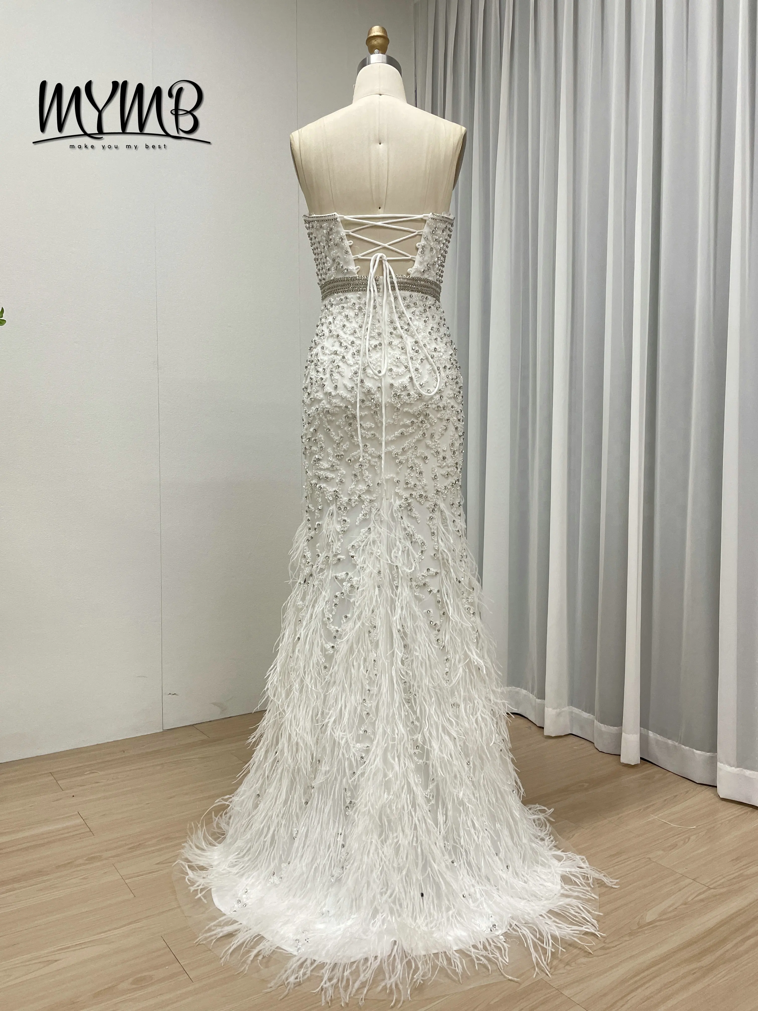 MYMB Stijlvolle strapless luxe handgemaakte kralen diamant witte veren onderkant verfraaid avondjurk voor formele gelegenheden MB40397