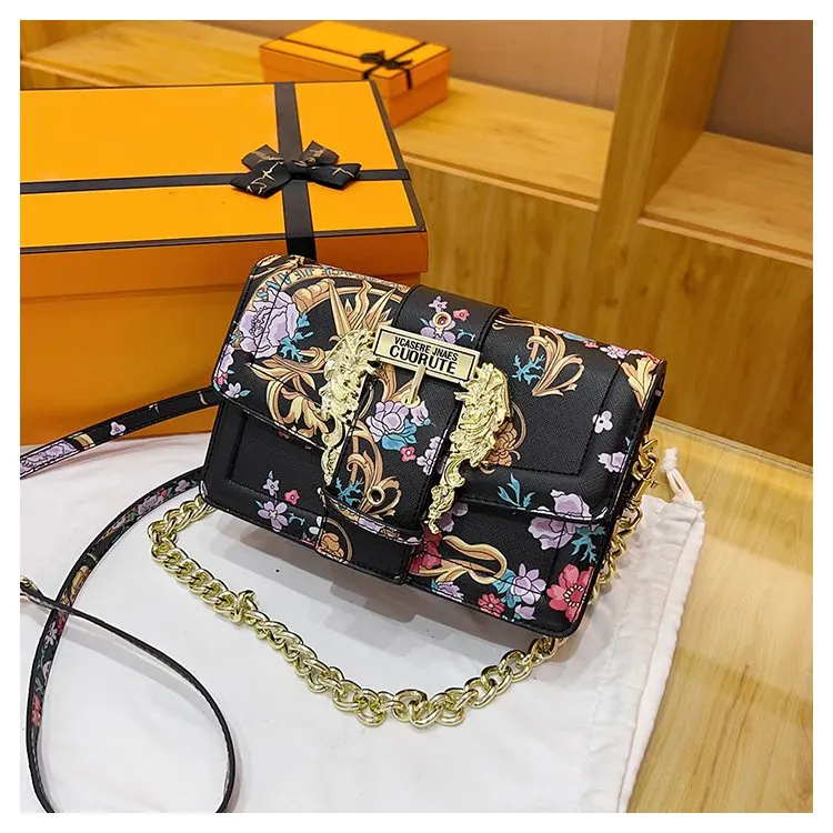 stylish-luxury-diaper-bags-for-women-simple-elegant-leather-tote-bag-vintage-designer-minimalist-commuter-bag