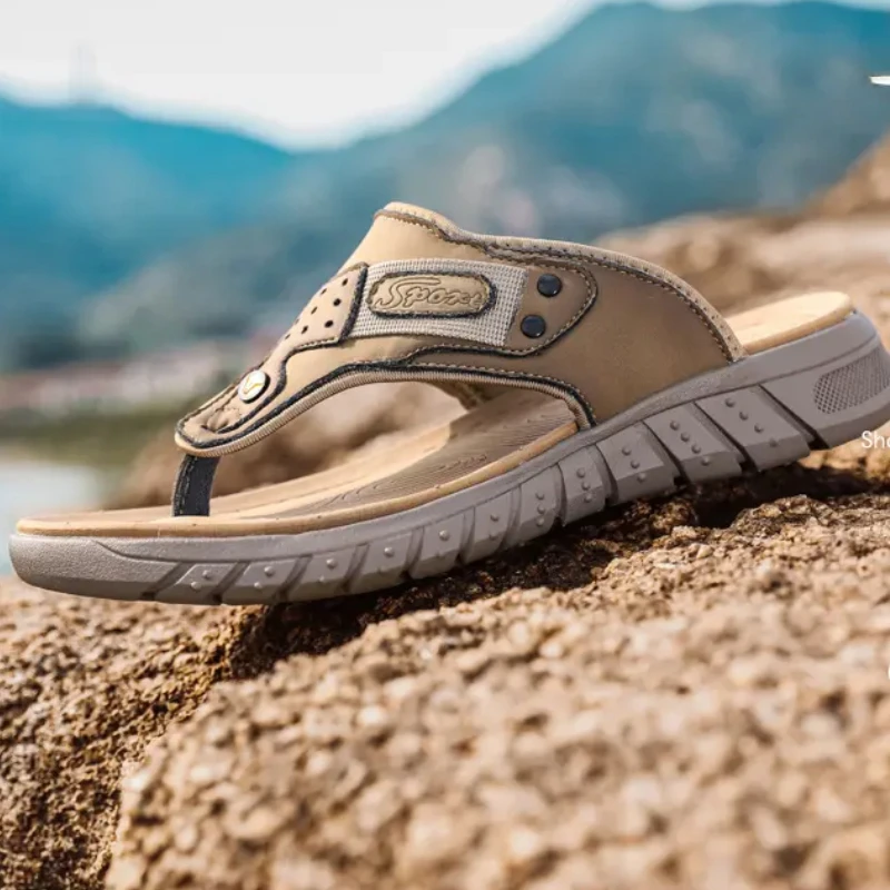 Men Retro Flip Flops Casual Non-slip Lightweight Soft Sole Comfortable Sandals Round Head Thick Bottom Walking Shoes