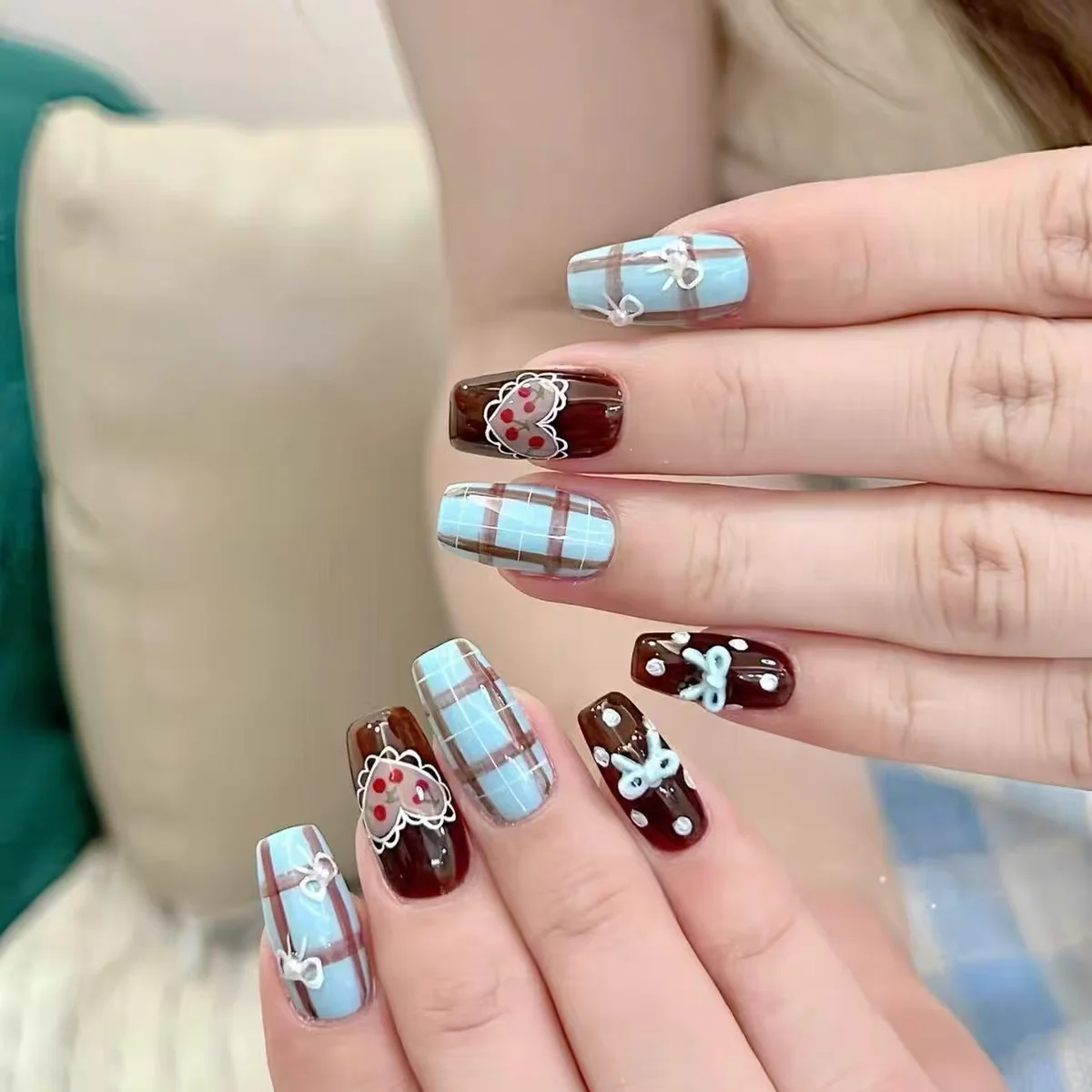10Pcs Cute Litter bear Press On Nails Simple Blue Plaid Bow Design Fake Nails Midium Ballet Sticker Detachable for Korea Girls