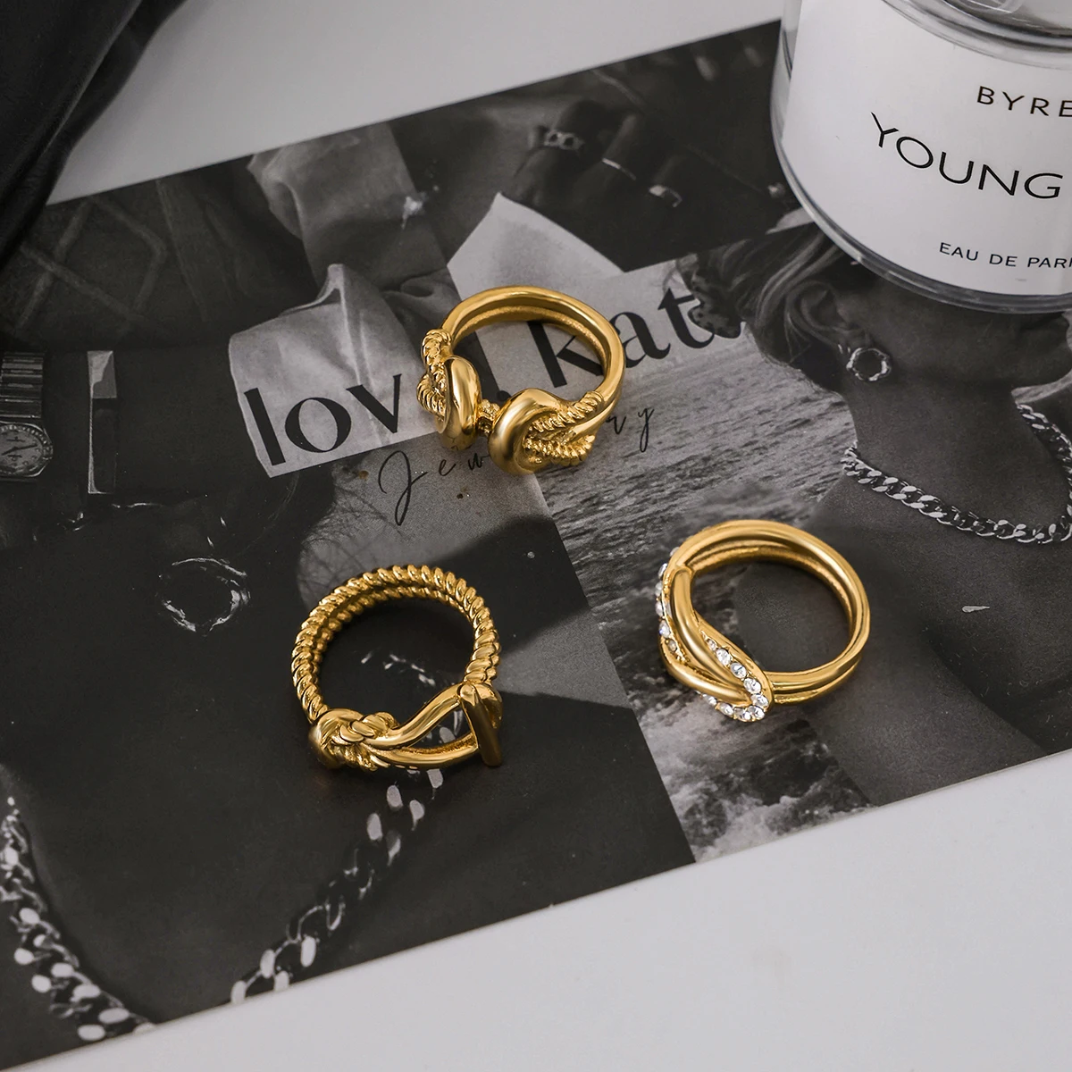 

AIKOER Personalized 18K Gold Color Plated Stainless Steel Inlay Zircon Double Layer Hollow Rings Classic Waterproof Jewelry Gift