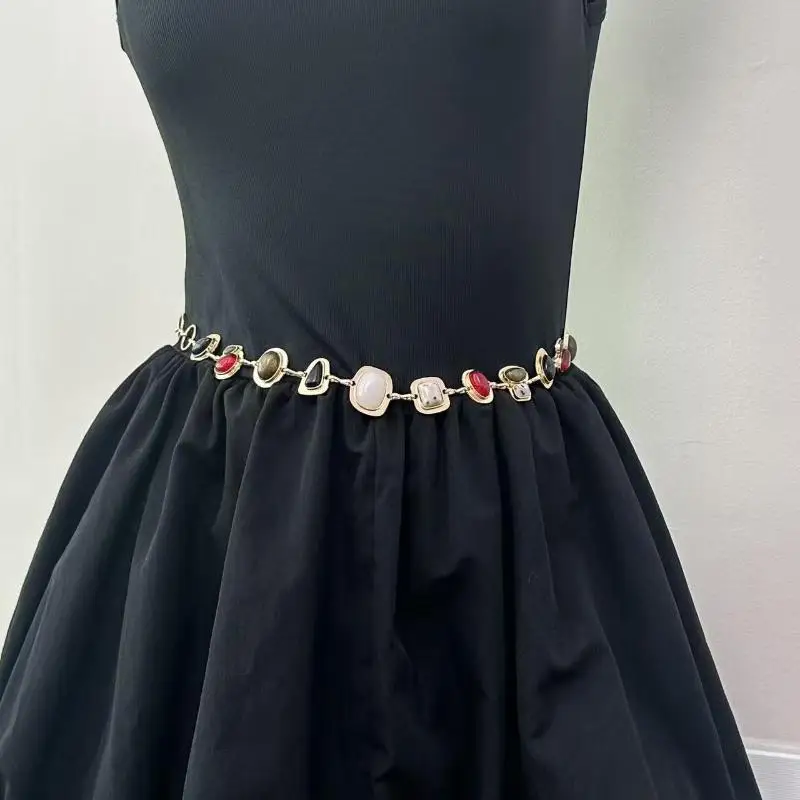 1 Stück Damen Dekorative Taillenkette Dünne Silberne Ethno-Stil Eisenkette Modischer Kleiner Gürtel für Kleider und Röcke – Detail 3