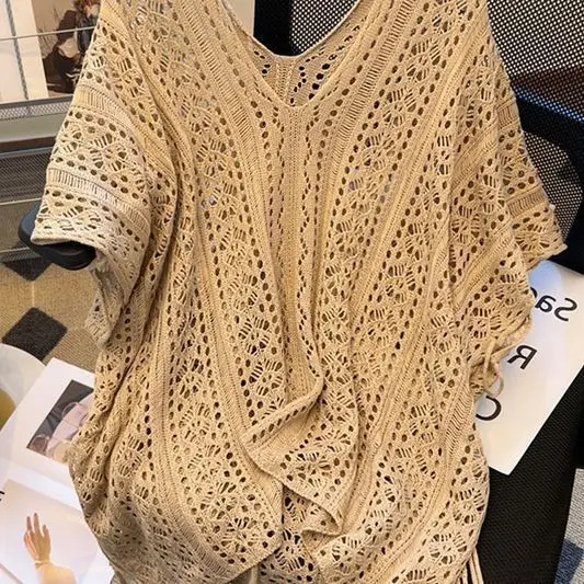 V-neck Hollow Short Sleeved Knitted Sweater for Women\'s Thin Spring Design, Unique and Loose Fitting Top