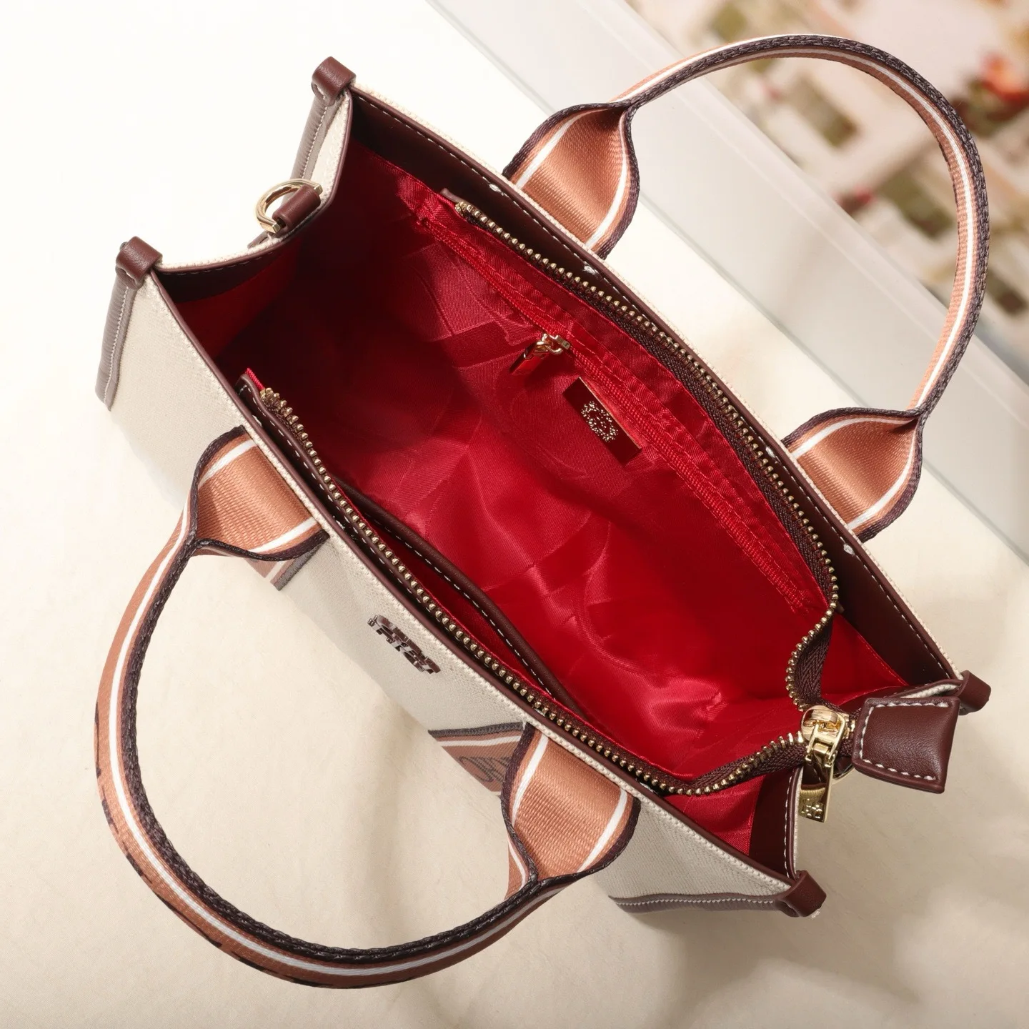 حقيبة يد نسائية مربعة جديدة لعام 2025 - محفظة كروس من القماش، تصميم عصري بسيط، حزام قابل للتعديل، لون نقي #4