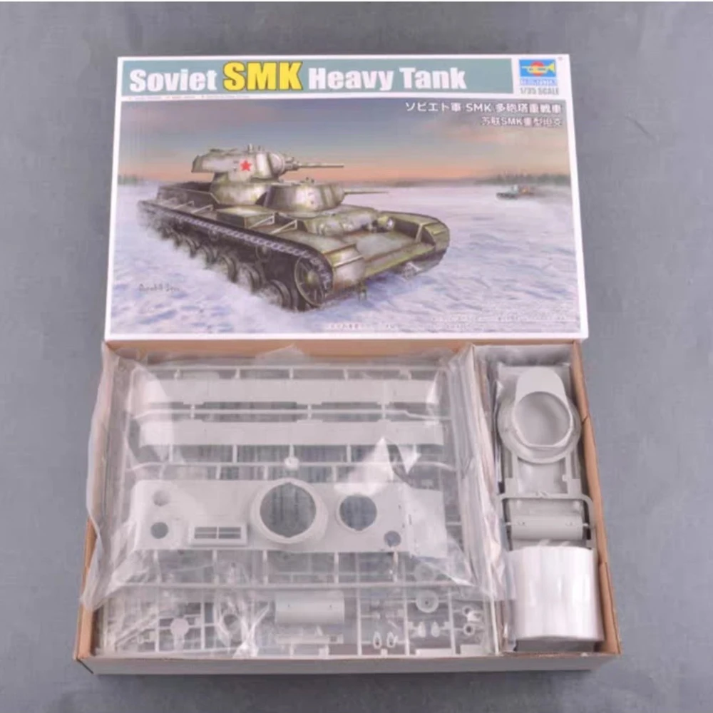 

Trumpeter 09584, масштаб 1:35, советский тяжелый танк SMK, пластиковая сборная модель, комплект, моделирование здания, изготовление игрушек