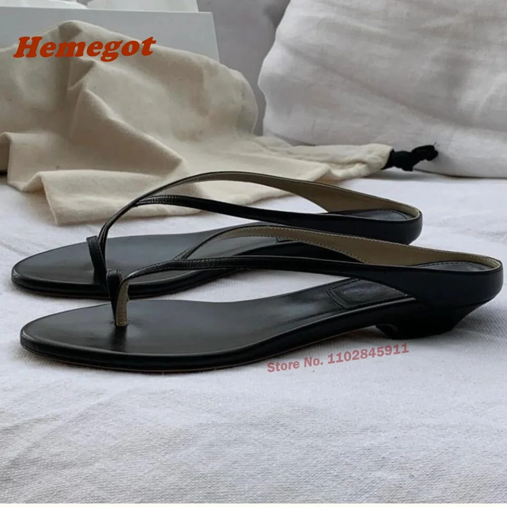 

Clip Toe Strange Style Slippers Black Flat with Low Heels Women's Slippers Side Air Summer 2024 New Outside Luxury Shoes Sexy