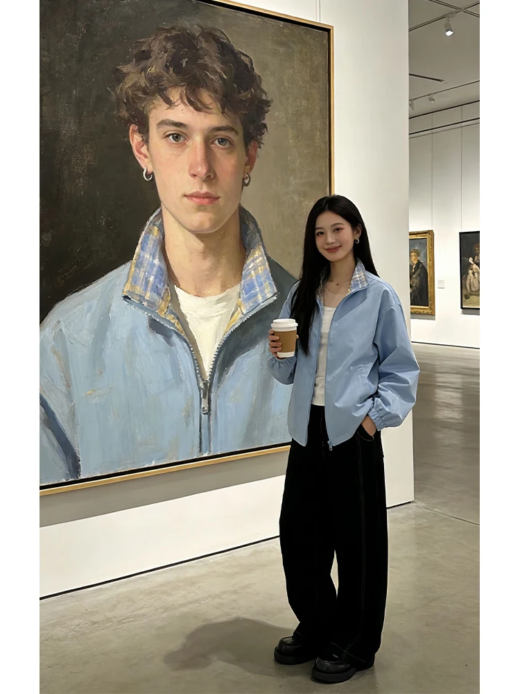 Jaqueta Estilo Baseball Azul Claro com Estampa Xadrez para Homens, Moda de Primavera, Casal Combinando, Corte Solto, Estilo Americano