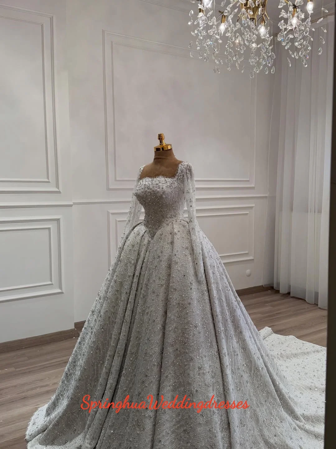 Customized Ball Gown Short Sleeves Wedding Dresses Party Evening Dresses White Elegant Beaded Bridal Gowns Robe De Mariée
