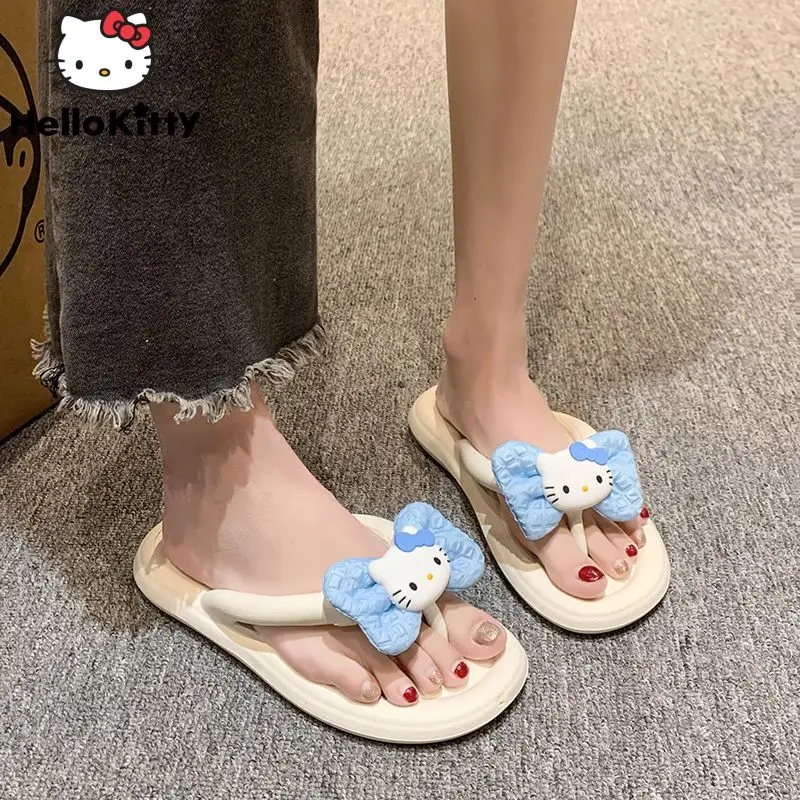 Sanrio Hello Kitty รองเท้าแตะมีโบว์, Sandal jepit Fashion ลายการ์ตูนสีลูกกวาดฤดูร้อนสำหรับผู้หญิง
