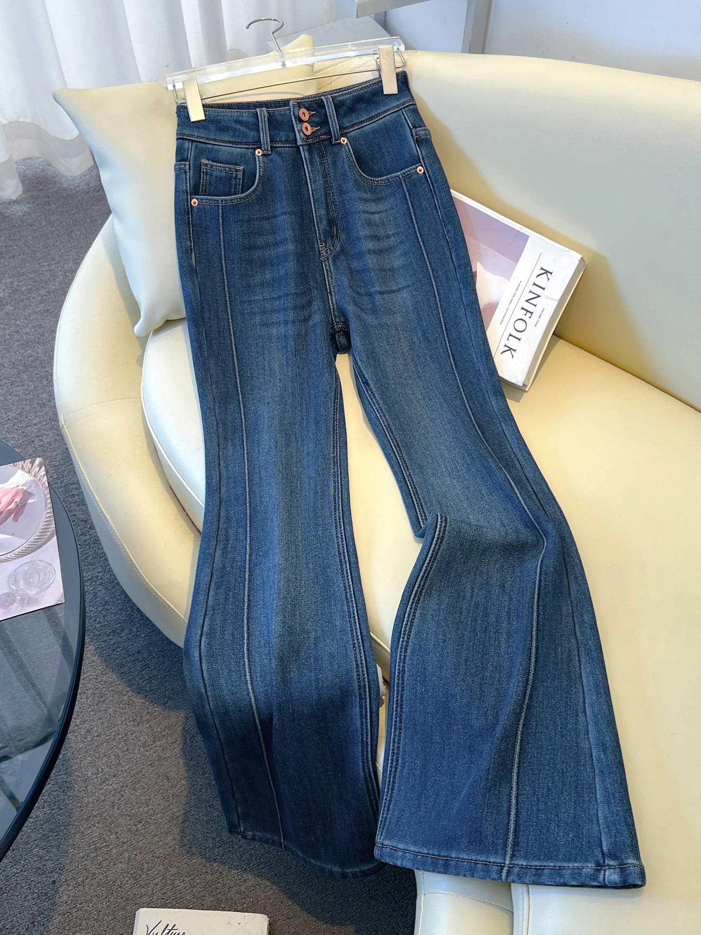 

Ретро джинсы-клеш с высокой талией на флисовой подкладке для женщин, весна-осень-зима 2026, новый стиль, утягивающие джинсы-брюки длиной 7/8