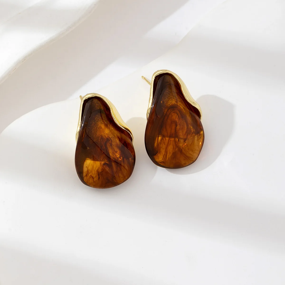 DIGADAGU المعادن الراتنج قطرة الماء وأقراط جديدة فاخرة أنيقة أقراط النساء مجوهرات اكسسوارات اليومية