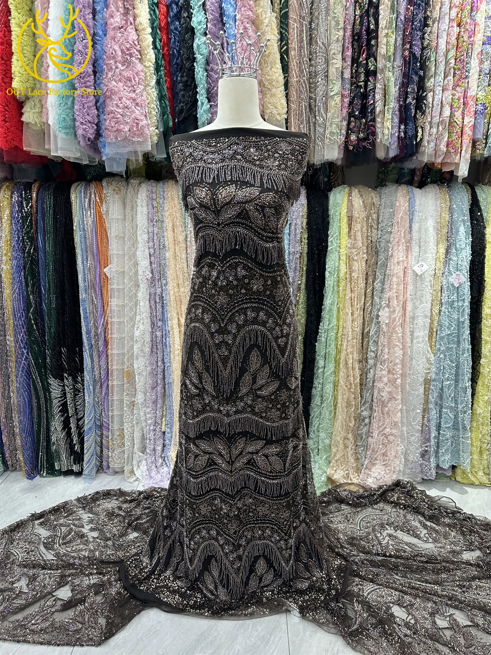 Goldener 3D-Hängeperlen-Spitzenstoff, hochwertiger afrikanischer Spitzenstoff, luxuriöser französischer Tüll mit Pailletten für Hochzeits- und Partykleider – Detail 9