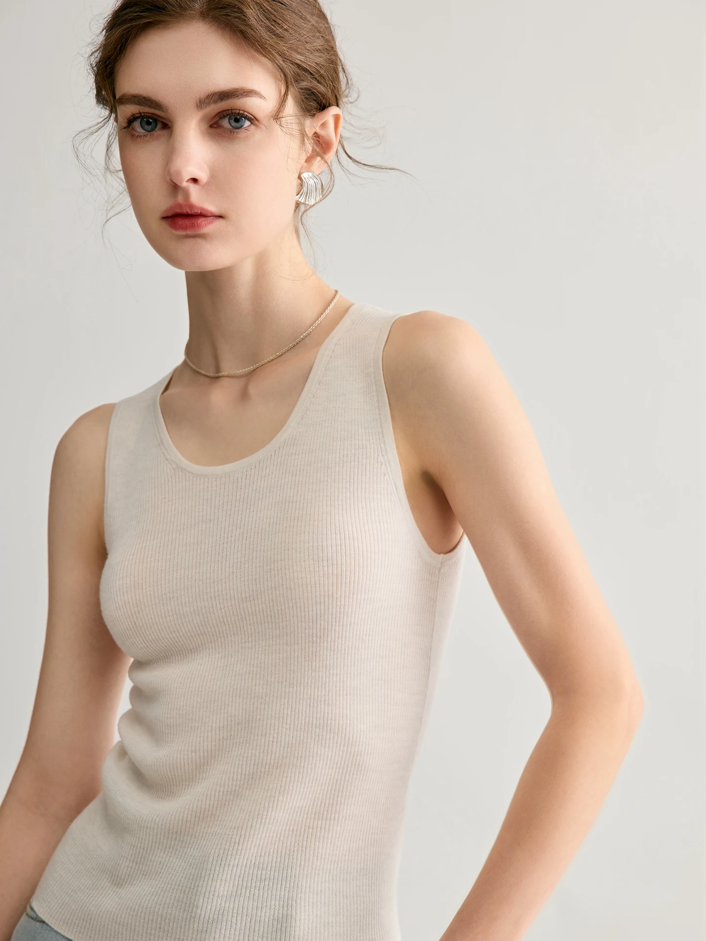 

Spring 2026 Women's Slim Fit Wool Knitwear round Ne Svel Base Layer Vest Inner Wear Soft Comfortable Casual Sle